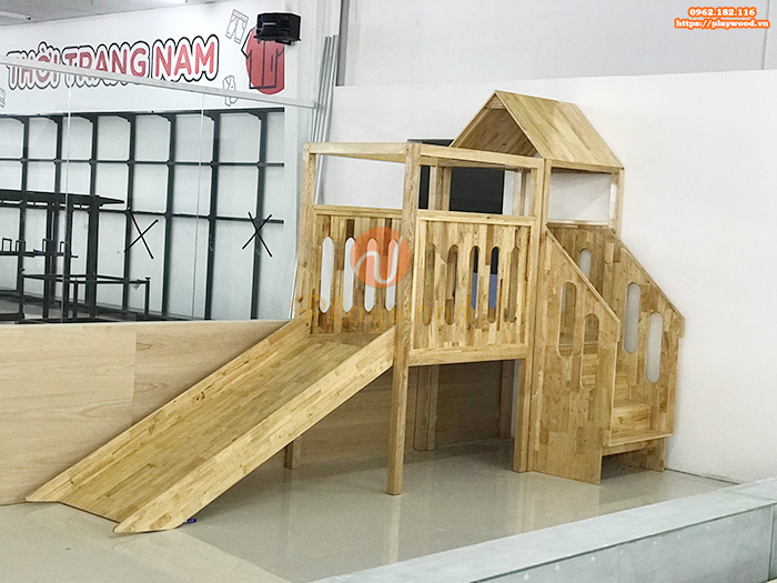 Sản xuất lắp đặt cầu trượt liên hoàn gỗ trong nhà cho khách tại Hưng Yên