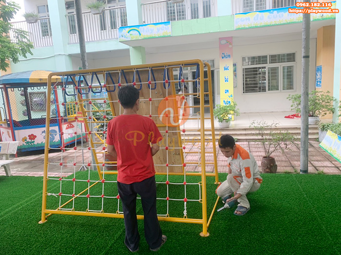 Lắp đặt vách leo núi cho trường mầm non tại Gia Lâm, Hà Nội